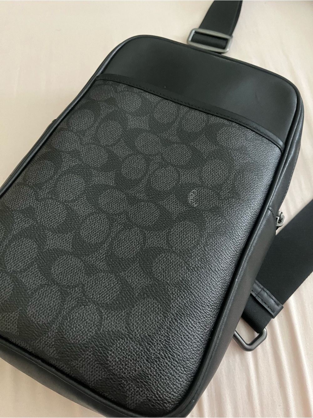 Coach Men’s Signature Print Sling Crossbody - Picture 3 of 7